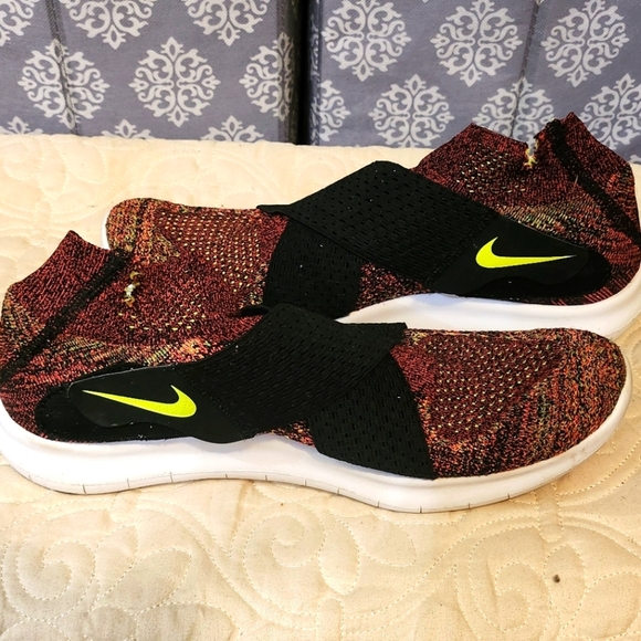 Nike Free Run Flyknit Running Shoes Red W10 - Picture 6 of 7